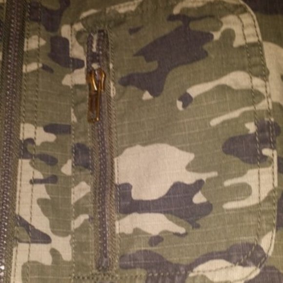 SALE! American Rag Dusty Olive Green Camo Bomber Jacket - Picture 5 of 10